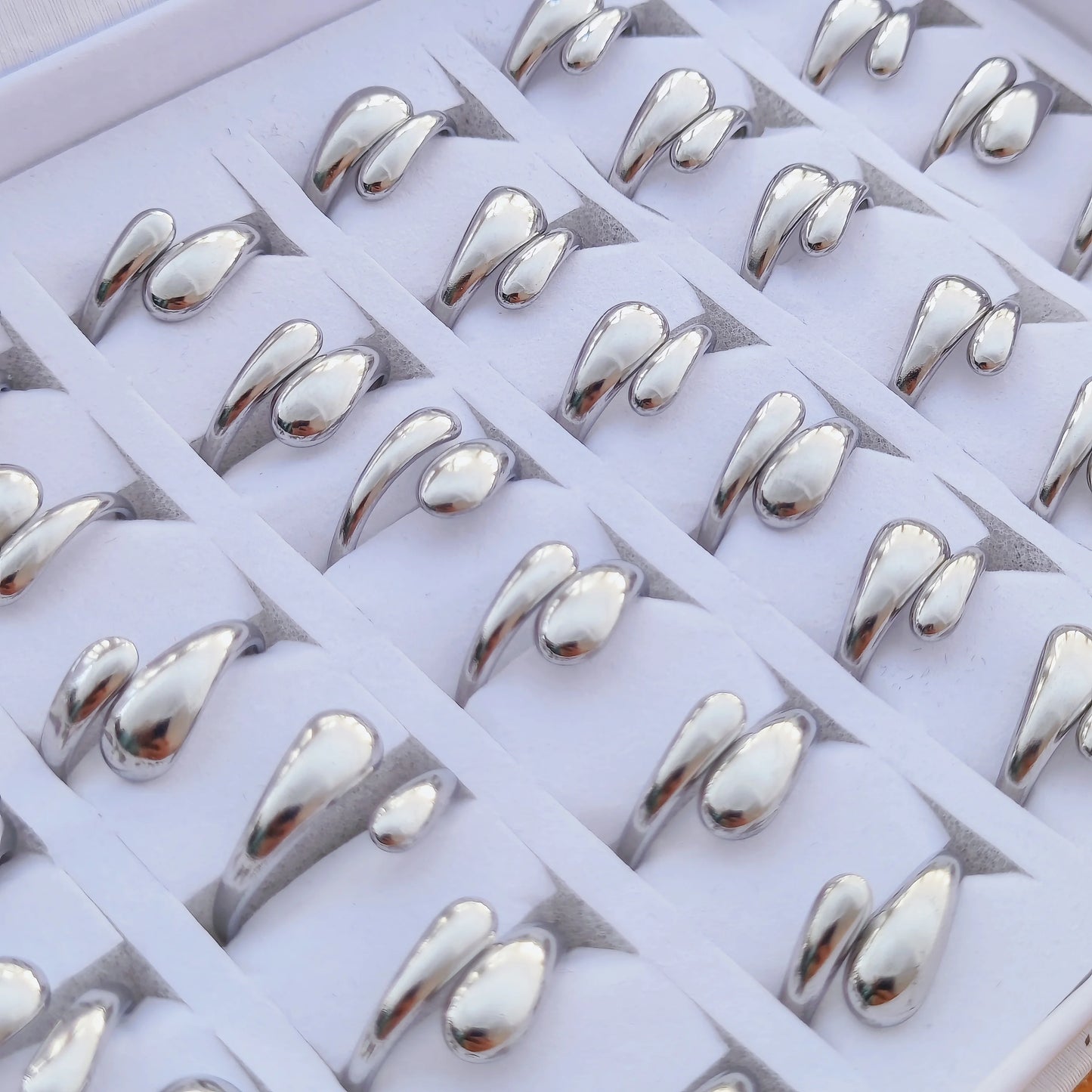 مجموعة خواتم هيكل عظمي - 10/30/50 قطعة من الخواتم الذهبية البسيطة