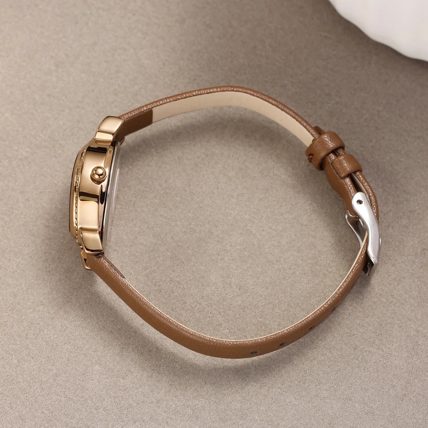 ساعة نسائية - ساعة كوارتز عتيقة مقاومة للماء من Lucky Goddess