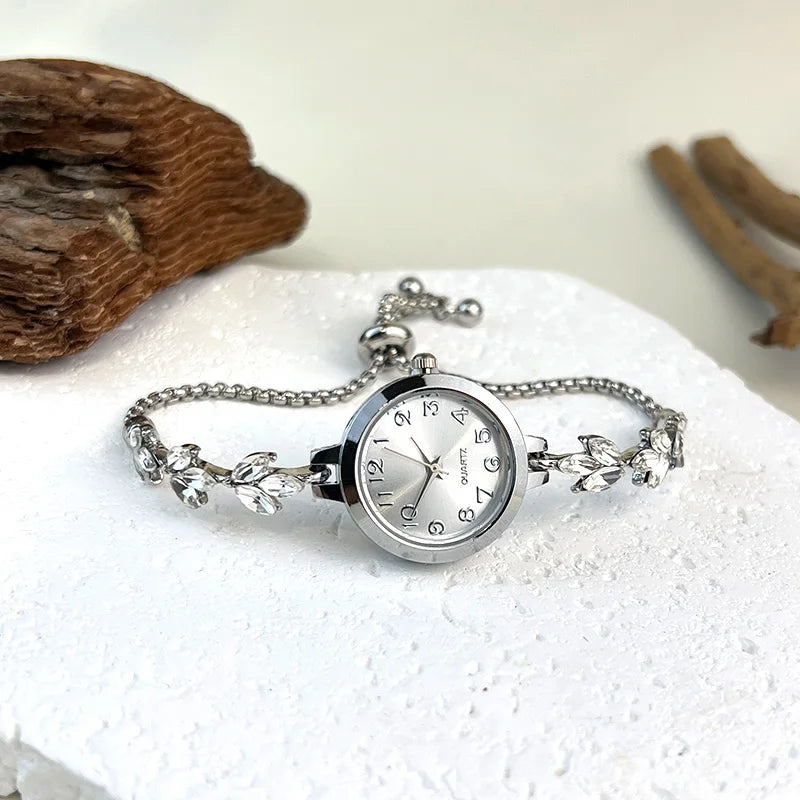 Montre à quartz pour femme - Bracelet en diamant feuille, montre élégante