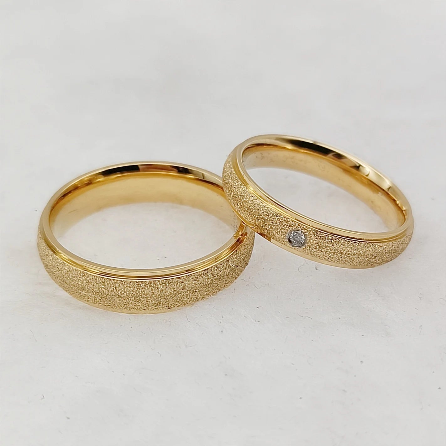 مجموعة خواتم الزفاف - خواتم تيتانيوم مطلية بالذهب عيار 24 قيراطًا