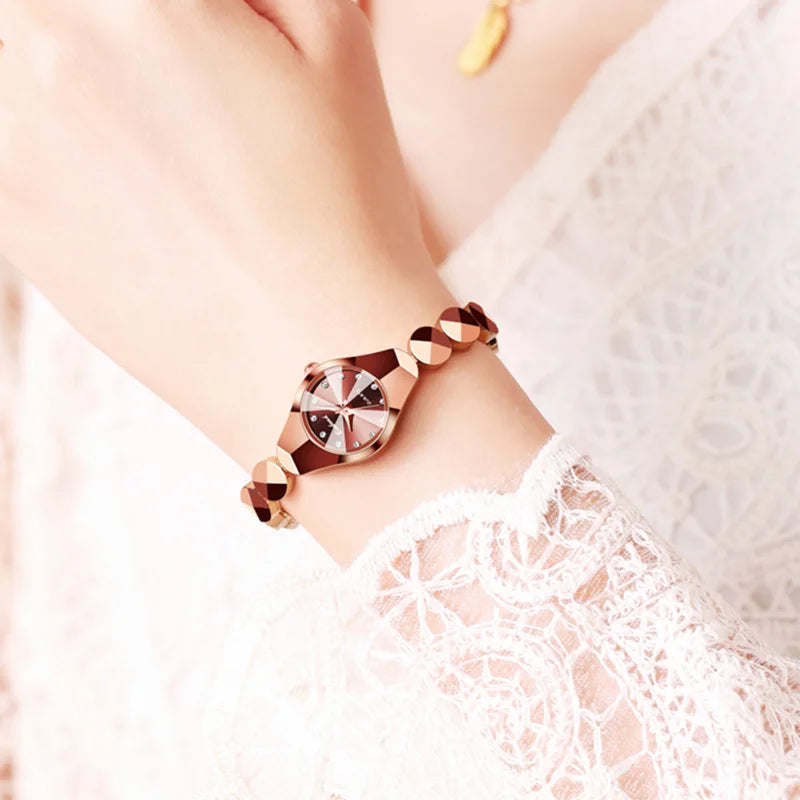 ساعة BINBOND النسائية - سوار فولاذي فاخر مقاوم للماء