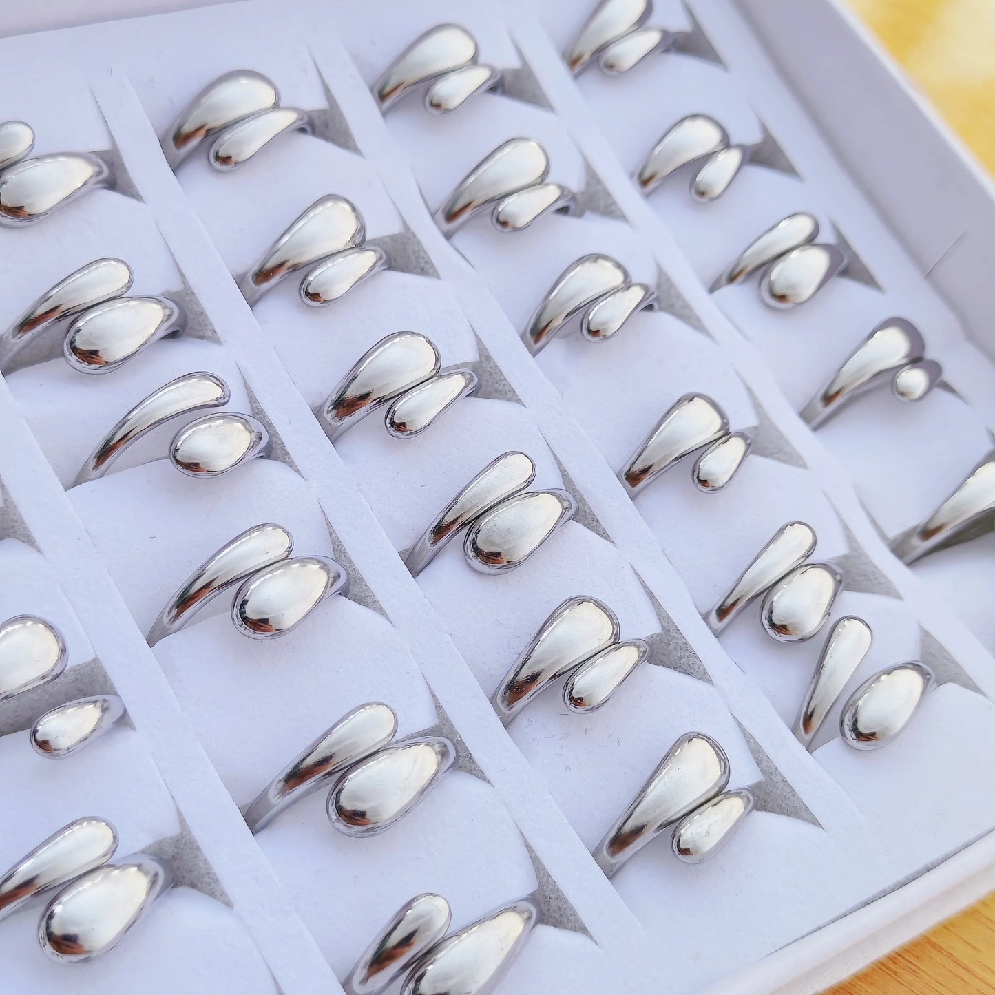 مجموعة خواتم هيكل عظمي - 10/30/50 قطعة من الخواتم الذهبية البسيطة