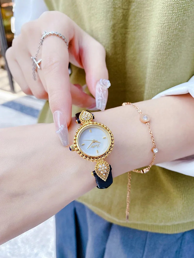 Women's Watch - Luxury Business Waterproof Vintage Quartz Watch