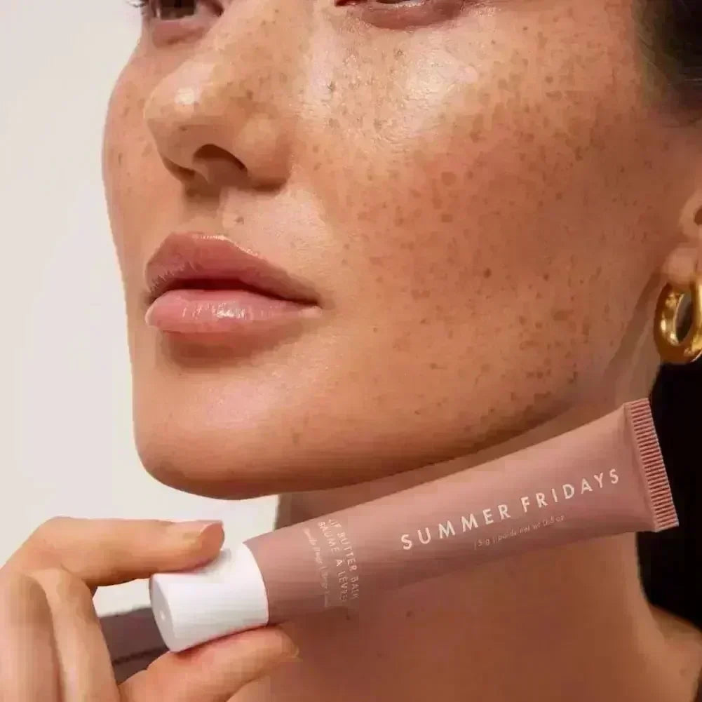 مرطب شفاه بزبدة البوليببتيد - ملمع شفاه مرطب