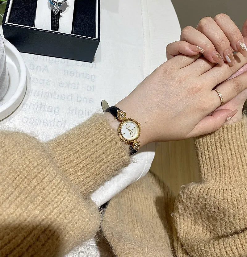 Women's Watch - Luxury Business Waterproof Vintage Quartz Watch