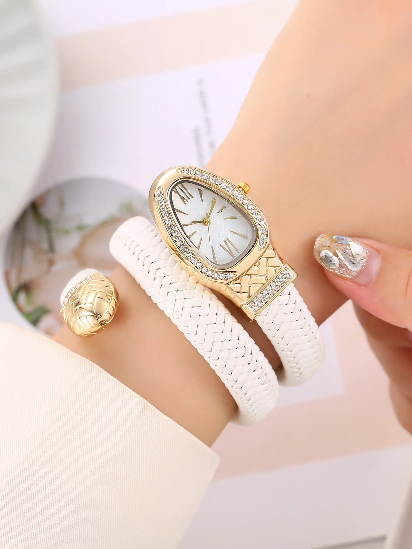 Montre serpent pour femme - Montre à quartz de luxe avec cadran romain orné de strass