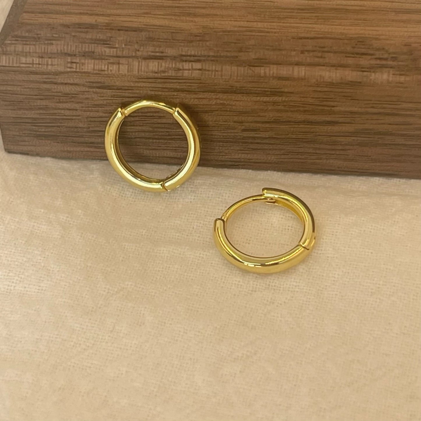 Minimalist Round Hoop Earrings - 6-15mm Stainless Steel Huggie Hoops