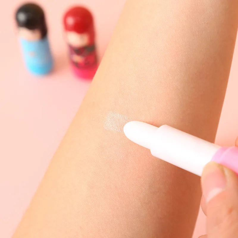 مجموعة مرطب شفاه لطيفة على شكل زجاجة - 24 قطعة مرطبة للشفاه بنكهات مختلفة