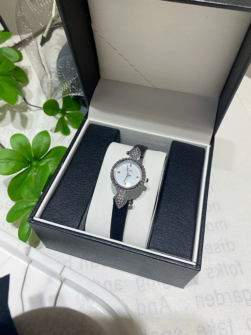 Women's Watch - Luxury Business Waterproof Vintage Quartz Watch