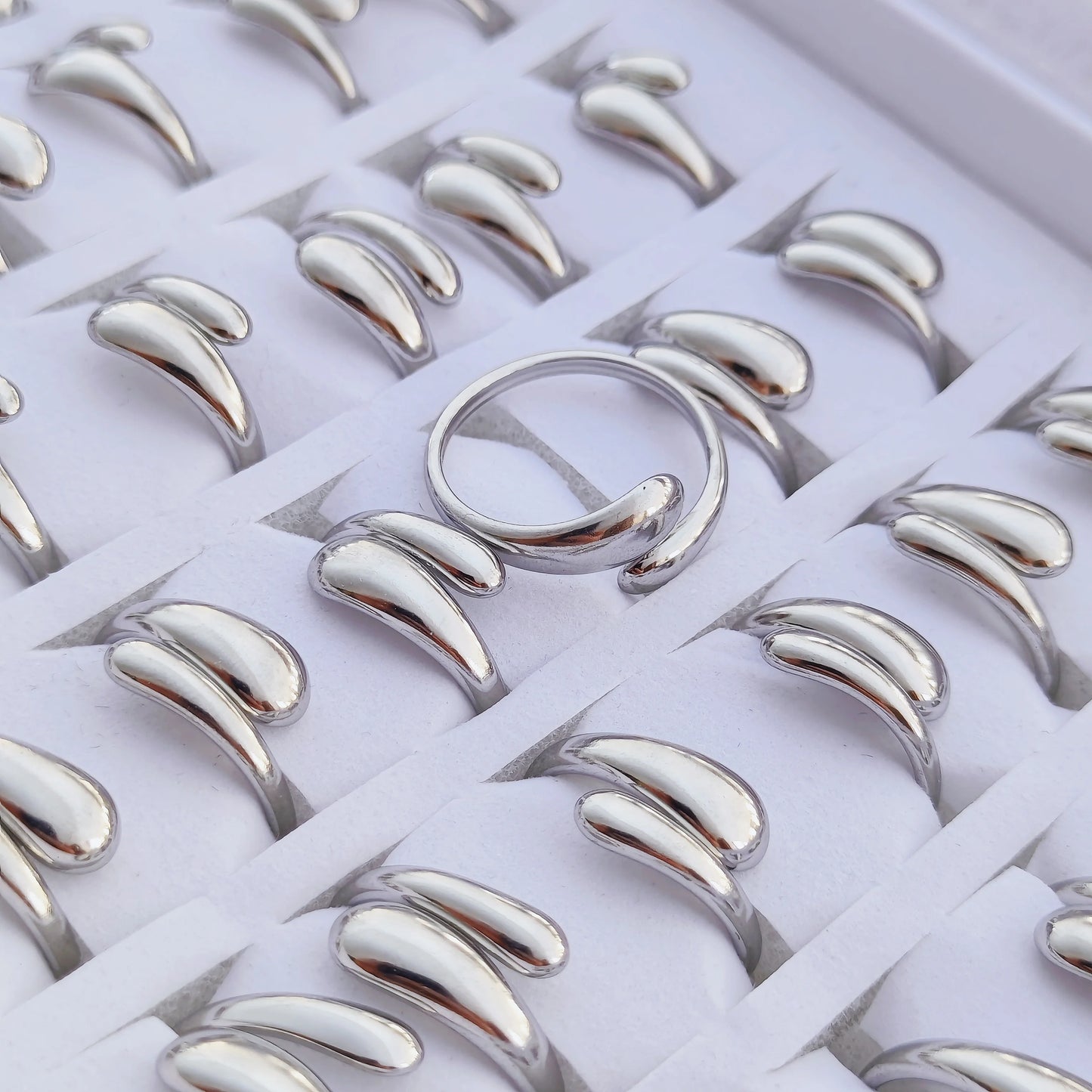 مجموعة خواتم هيكل عظمي - 10/30/50 قطعة من الخواتم الذهبية البسيطة