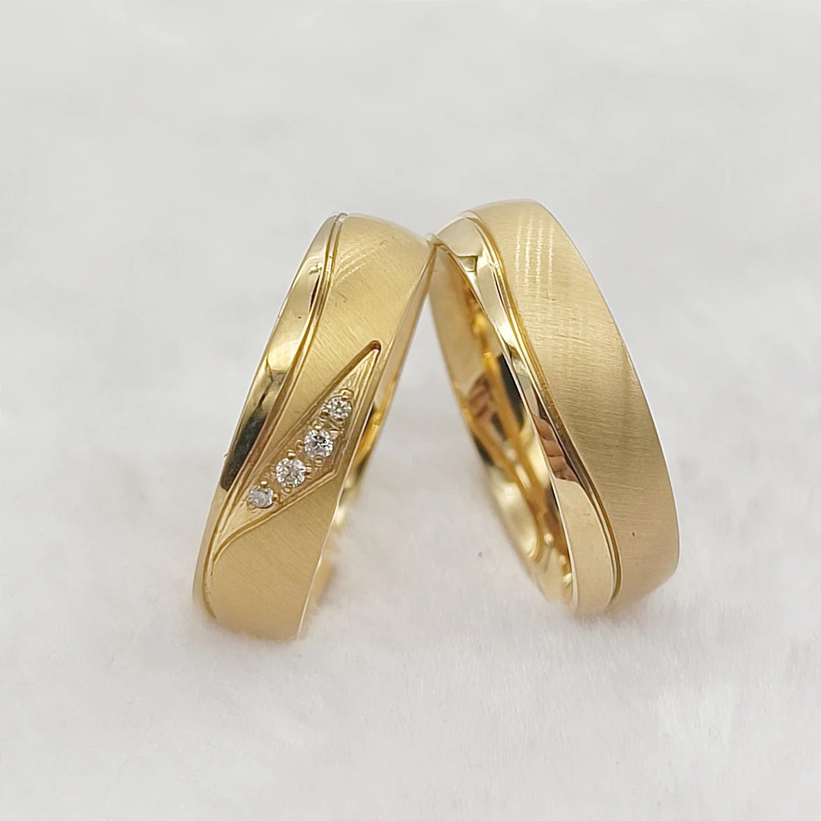 مجموعة خواتم الزفاف - خواتم تيتانيوم مطلية بالذهب عيار 24 قيراطًا